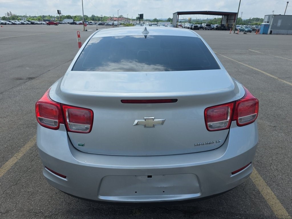 2016 Chevrolet Malibu Image 5