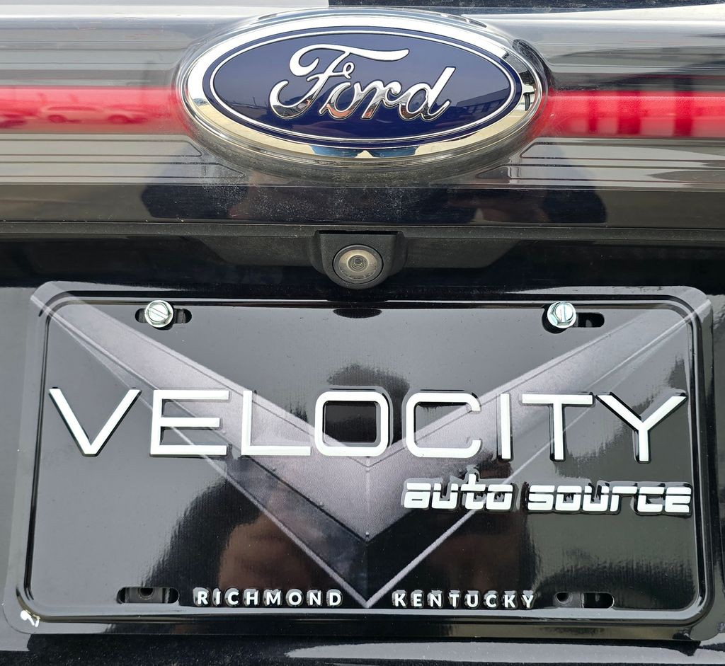 2016 Ford Edge Image 9