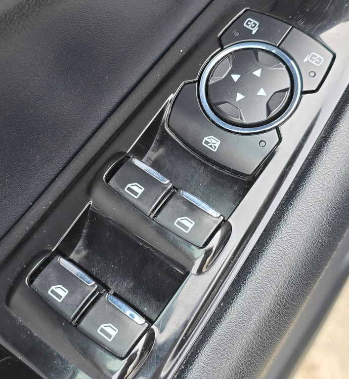 2016 Ford Edge Image 15