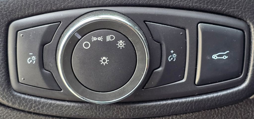 2016 Ford Edge Image 18