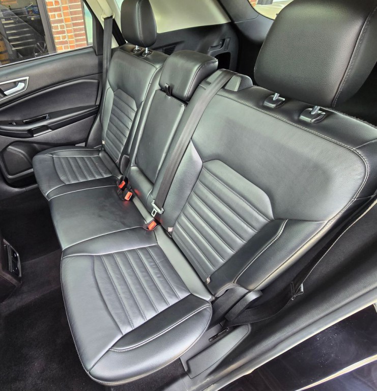 2016 Ford Edge Image 38