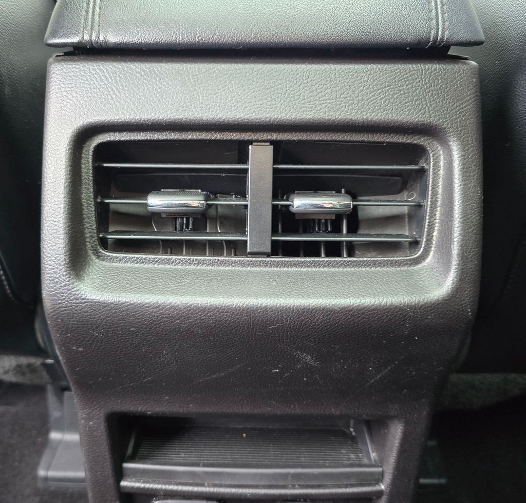 2016 Ford Edge Image 39