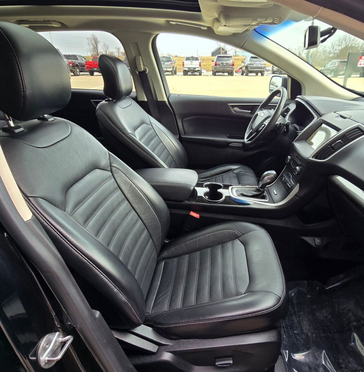 2016 Ford Edge Image 42