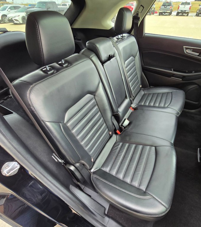 2016 Ford Edge Image 46