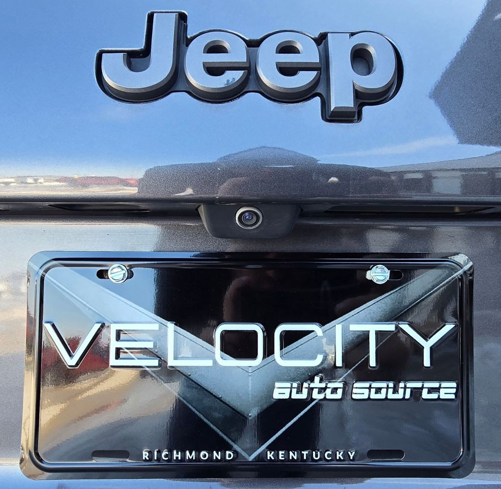 2019 Jeep Cherokee Image 9