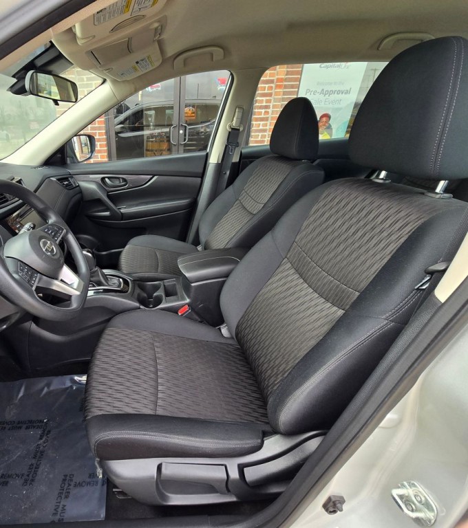 2019 Nissan Rogue Image 18