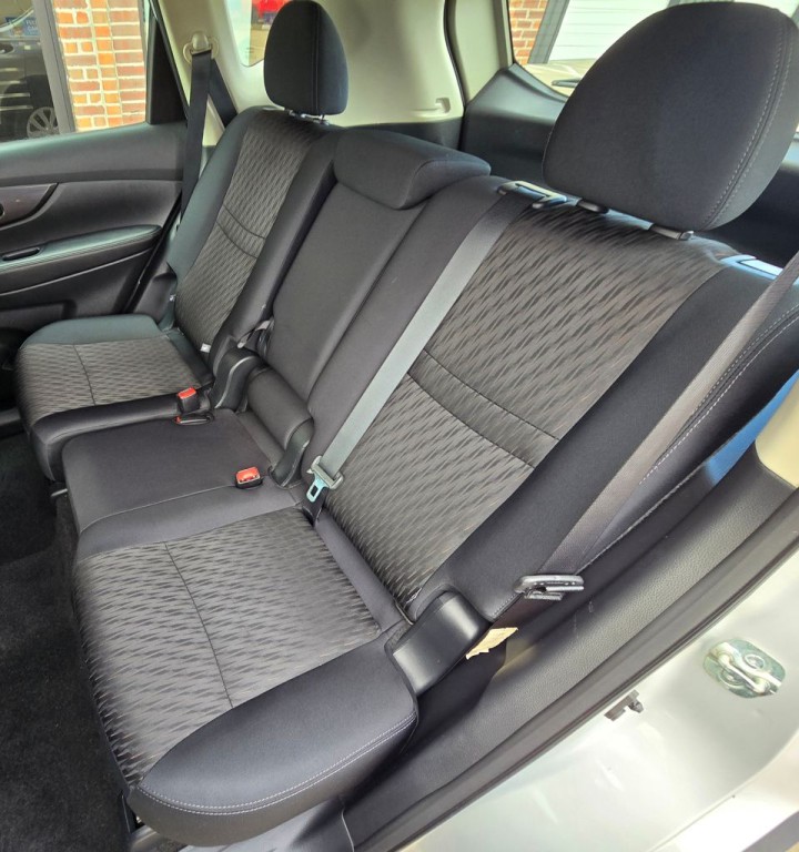 2019 Nissan Rogue Image 32