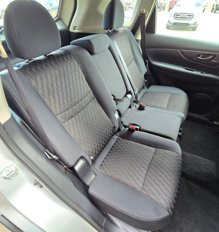 2019 Nissan Rogue Image 38