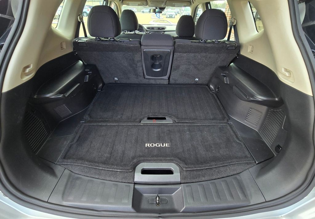 2019 Nissan Rogue Image 39