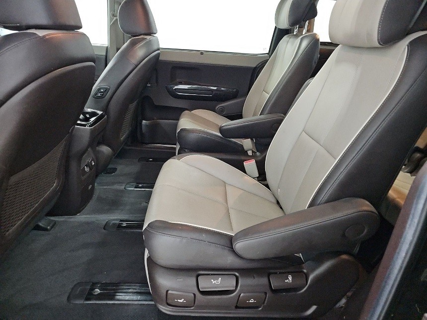 2018 Kia Sedona Image 8