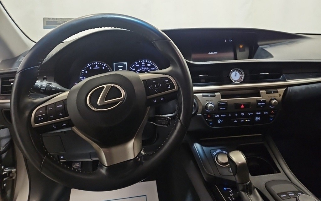 2018 Lexus ES Image 6