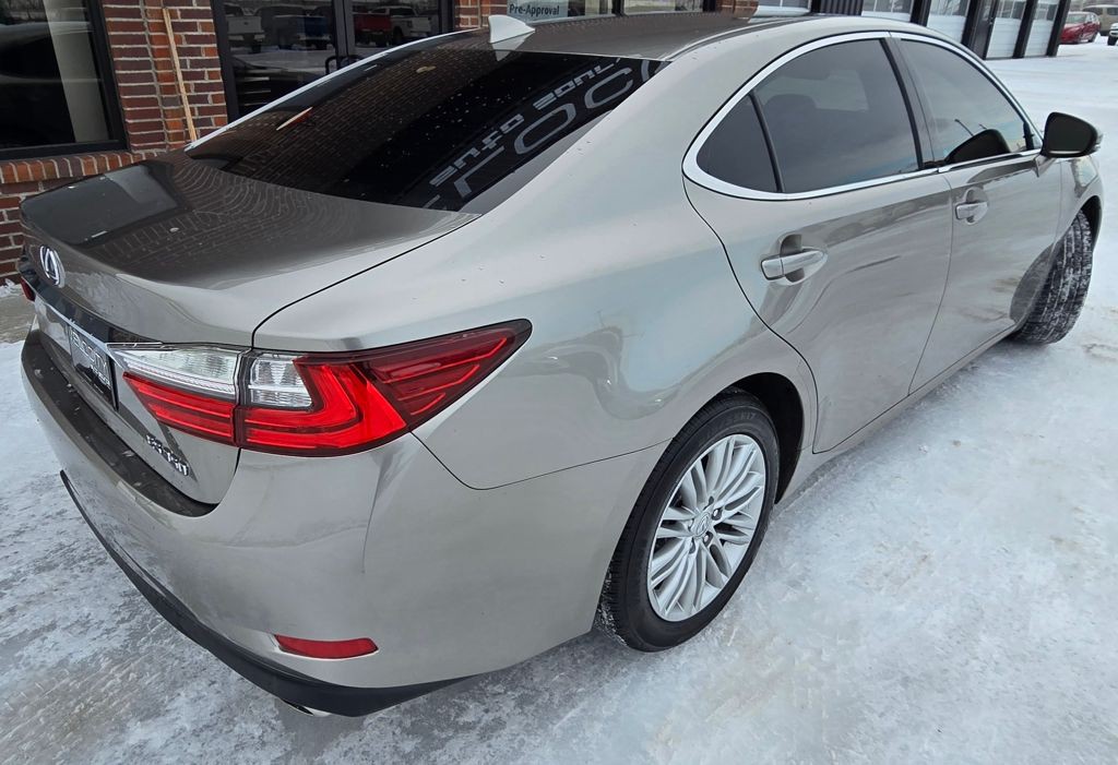 2018 Lexus ES Image 7