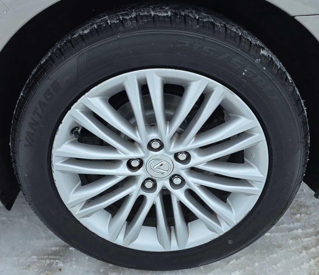 2018 Lexus ES Image 11