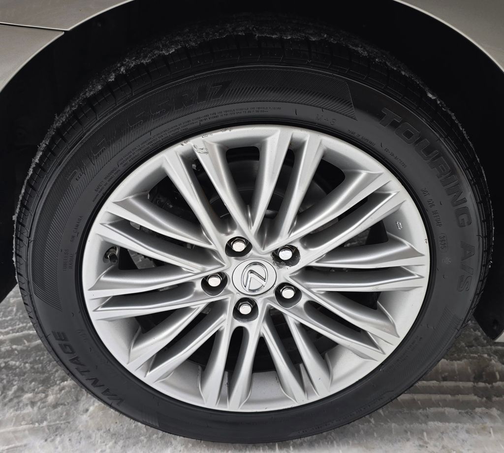 2018 Lexus ES Image 12