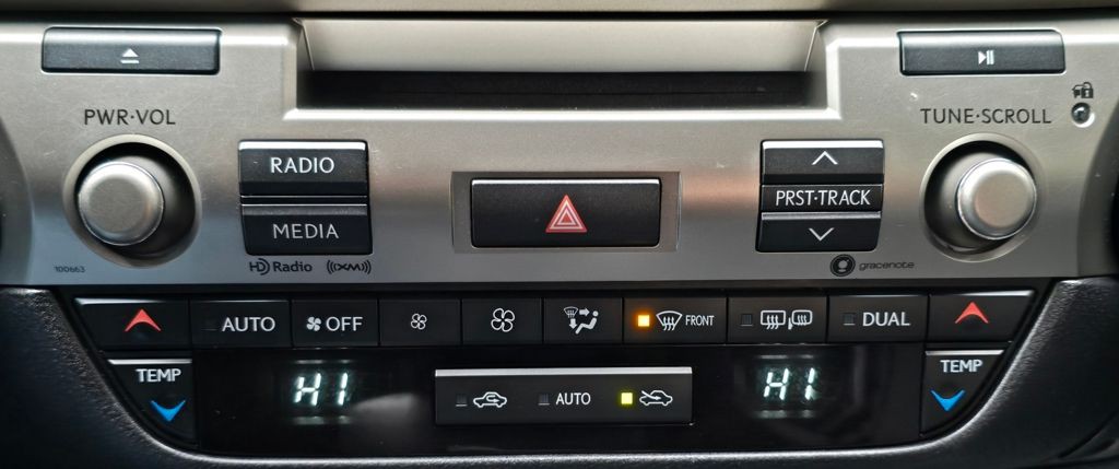 2018 Lexus ES Image 27