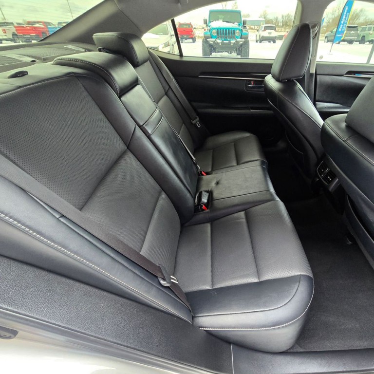 2018 Lexus ES Image 39