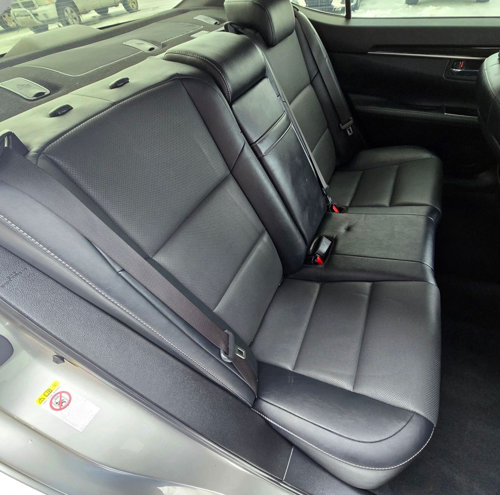 2018 Lexus ES Image 40