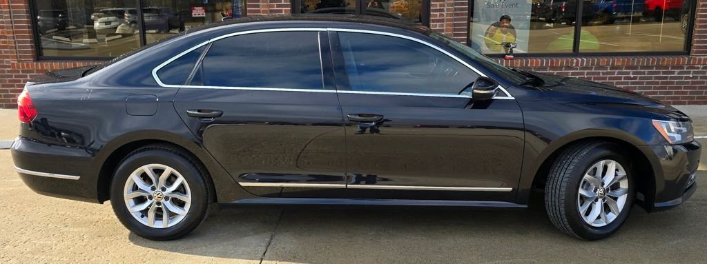 2017 Volkswagen Passat Image 5