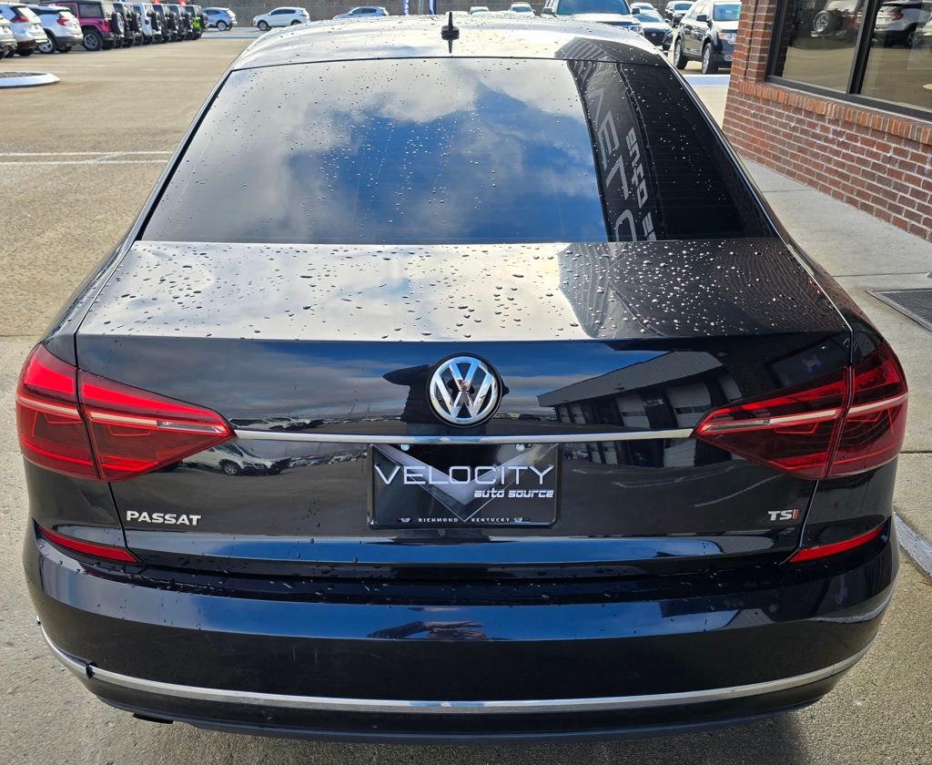 2017 Volkswagen Passat Image 8
