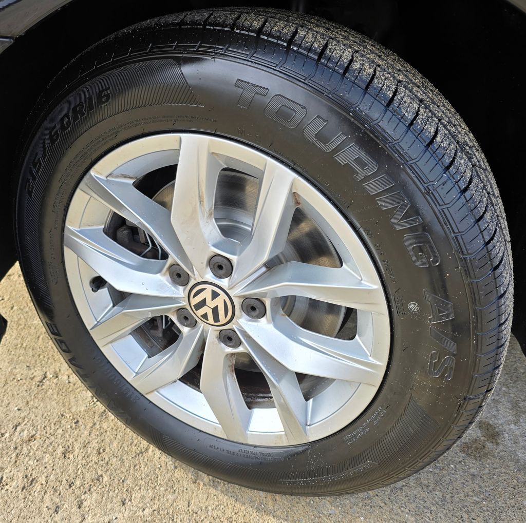 2017 Volkswagen Passat Image 12