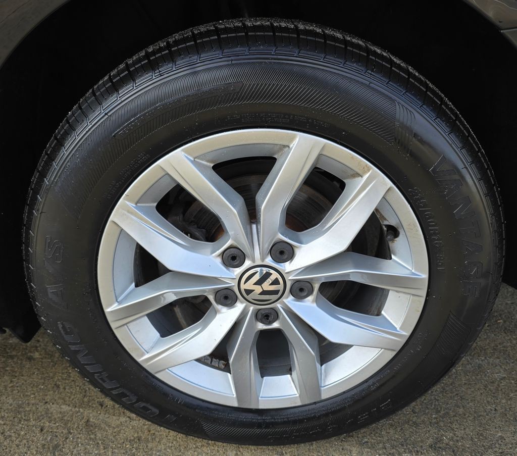 2017 Volkswagen Passat Image 13