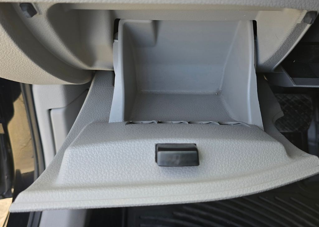 2017 Volkswagen Passat Image 33