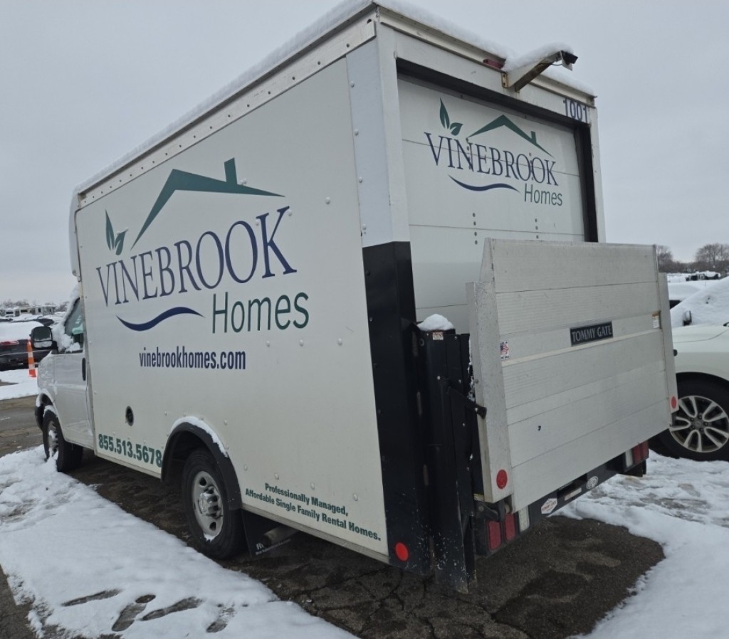 2021 Chevrolet Express Image 2