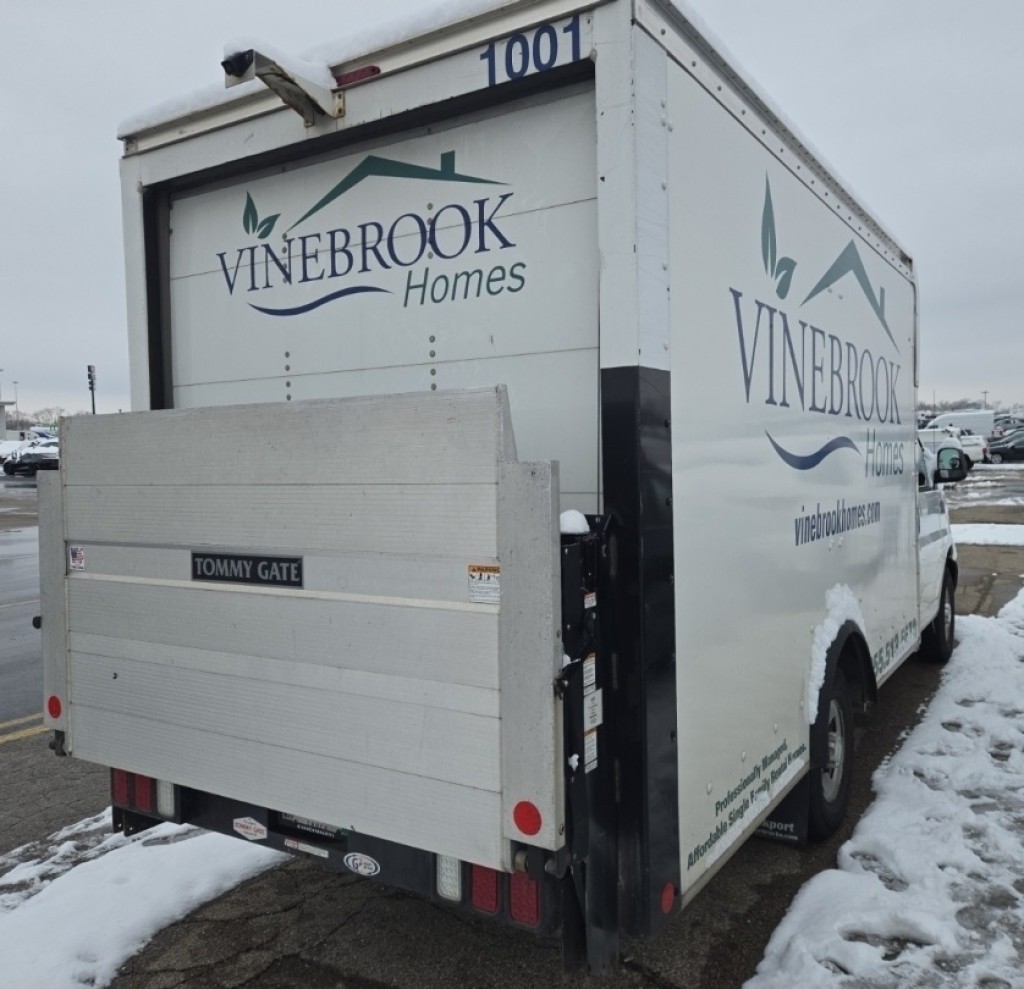 2021 Chevrolet Express Image 3