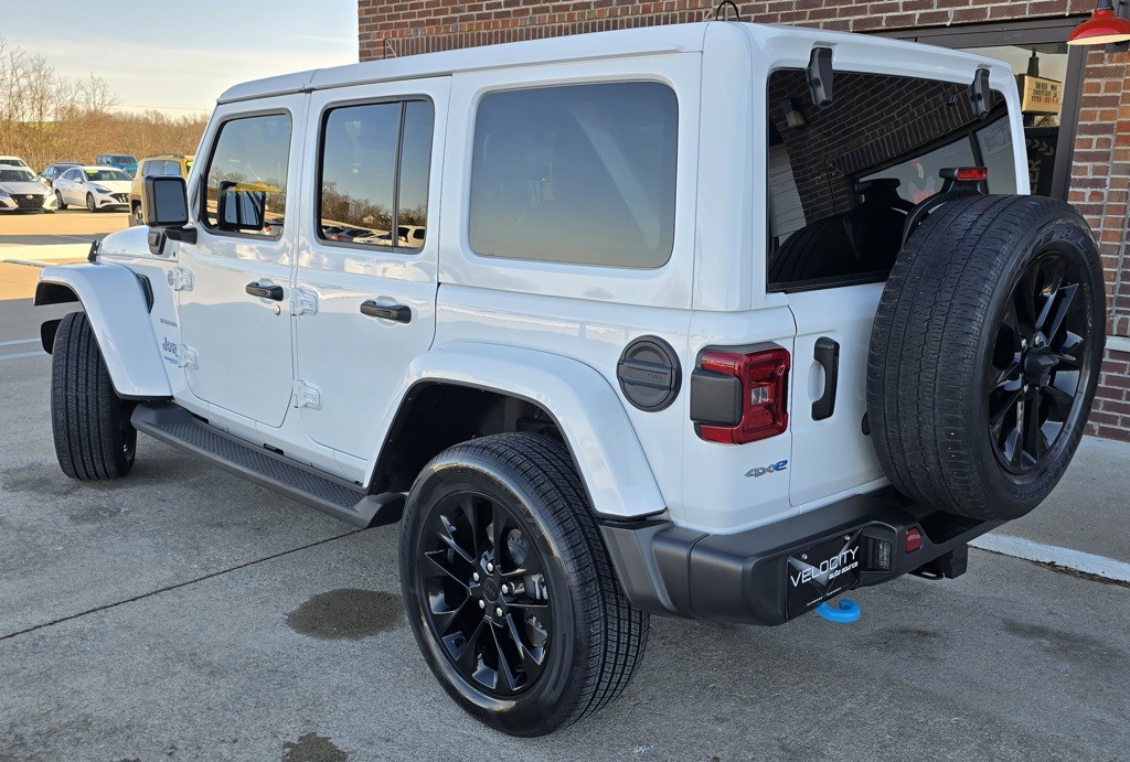 2022 Jeep Wrangler Image 6