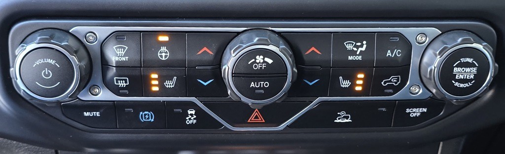 2022 Jeep Wrangler Image 32