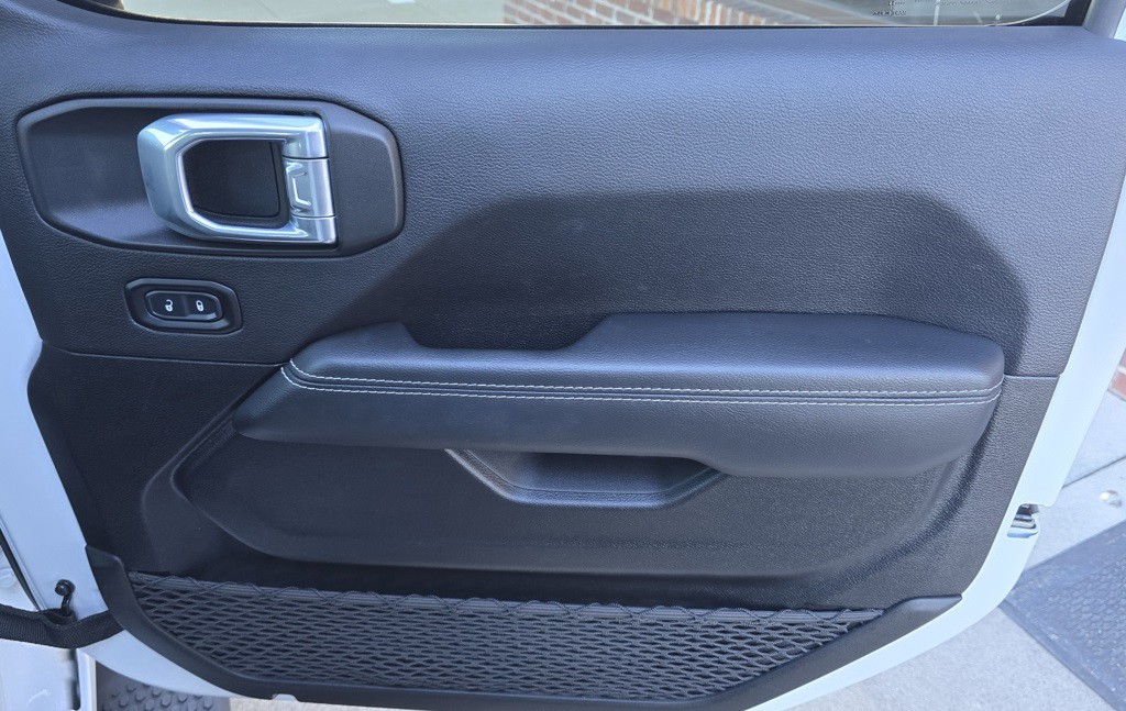 2022 Jeep Wrangler Image 43