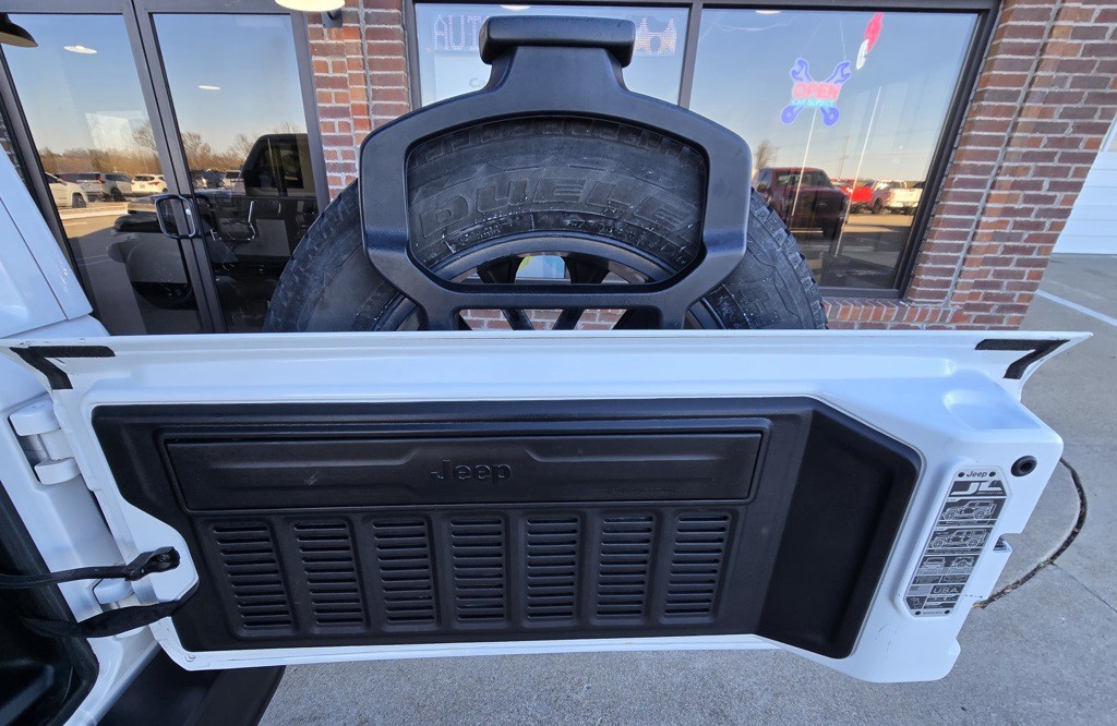 2022 Jeep Wrangler Image 50