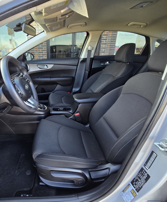 2021 Kia Forte Image 16