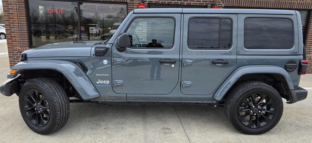 2024 Jeep Wrangler Image 3