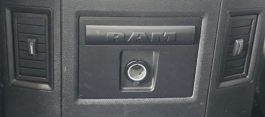 2017 RAM 1500 Image 42