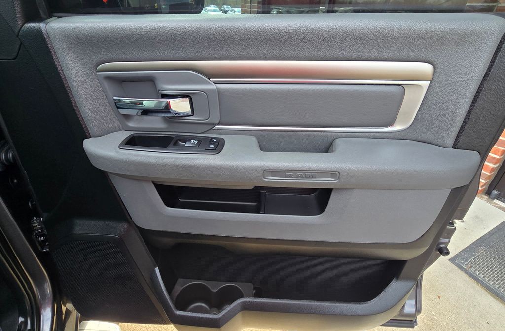 2017 RAM 1500 Image 43