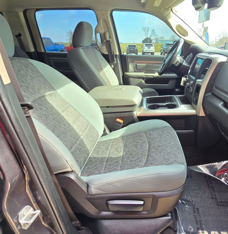 2017 RAM 1500 Image 44