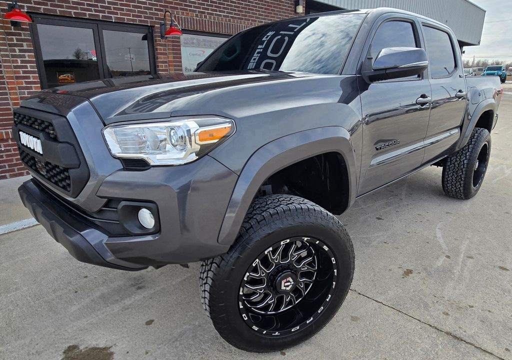 2021 Toyota Tacoma Image 2