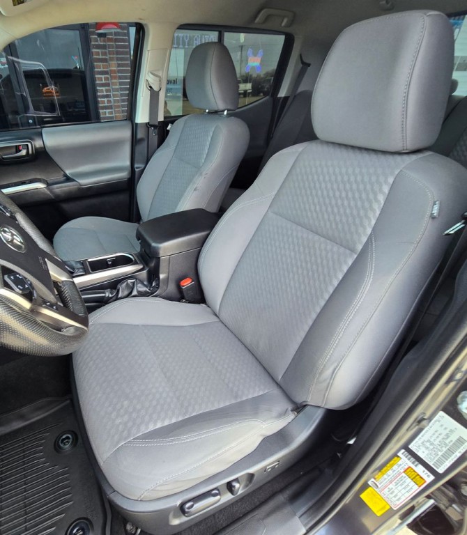 2021 Toyota Tacoma Image 21