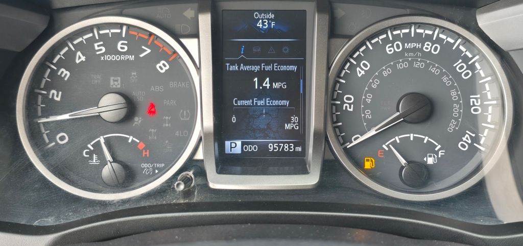 2021 Toyota Tacoma Image 24