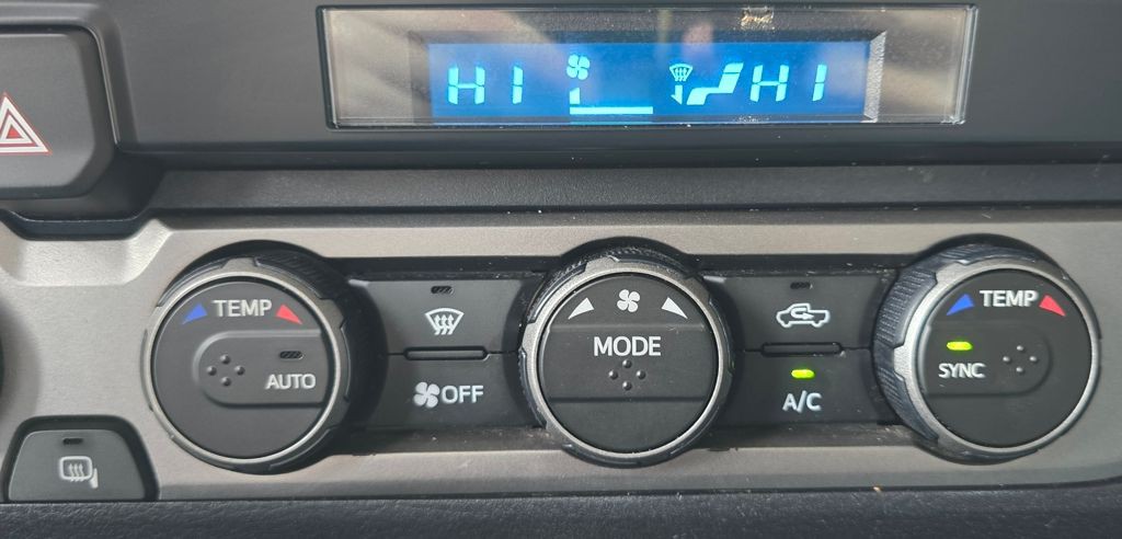 2021 Toyota Tacoma Image 32