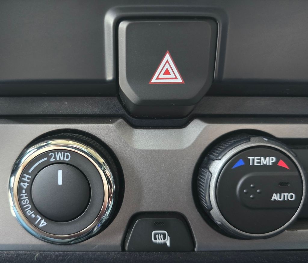 2021 Toyota Tacoma Image 33