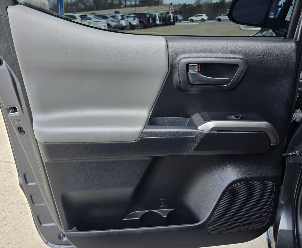 2021 Toyota Tacoma Image 35