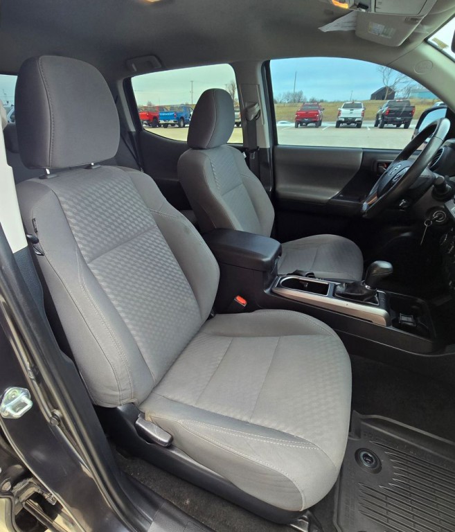 2021 Toyota Tacoma Image 40