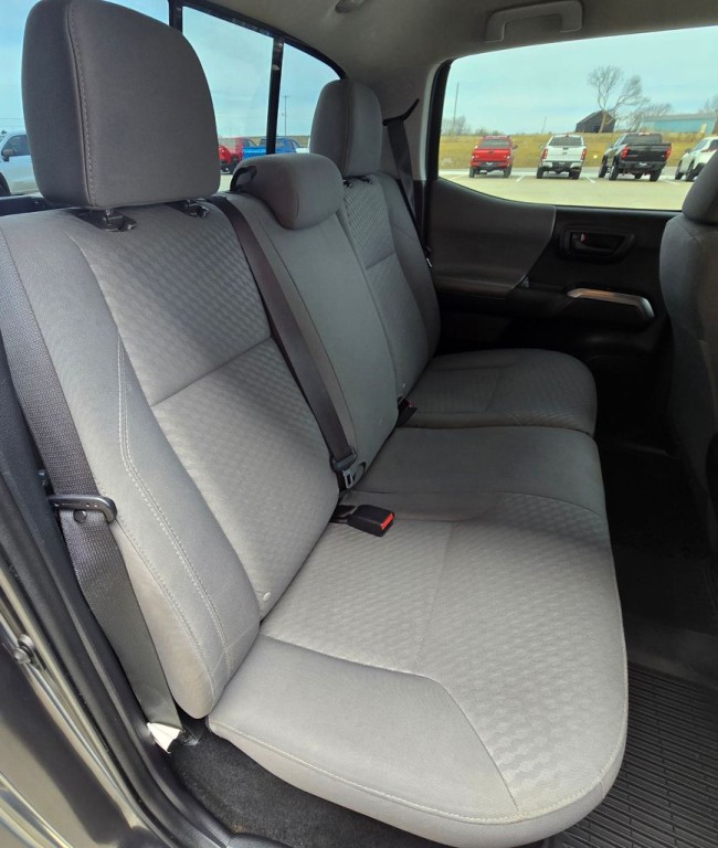 2021 Toyota Tacoma Image 43