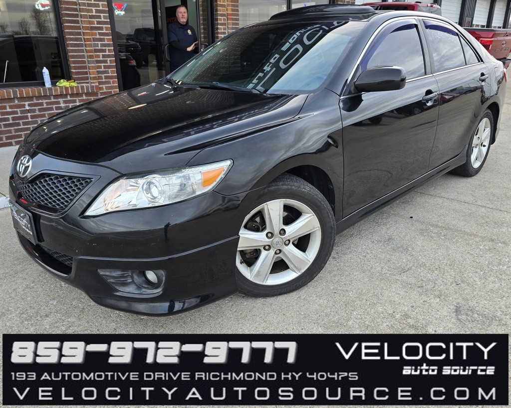 2011 Toyota Camry Image 1