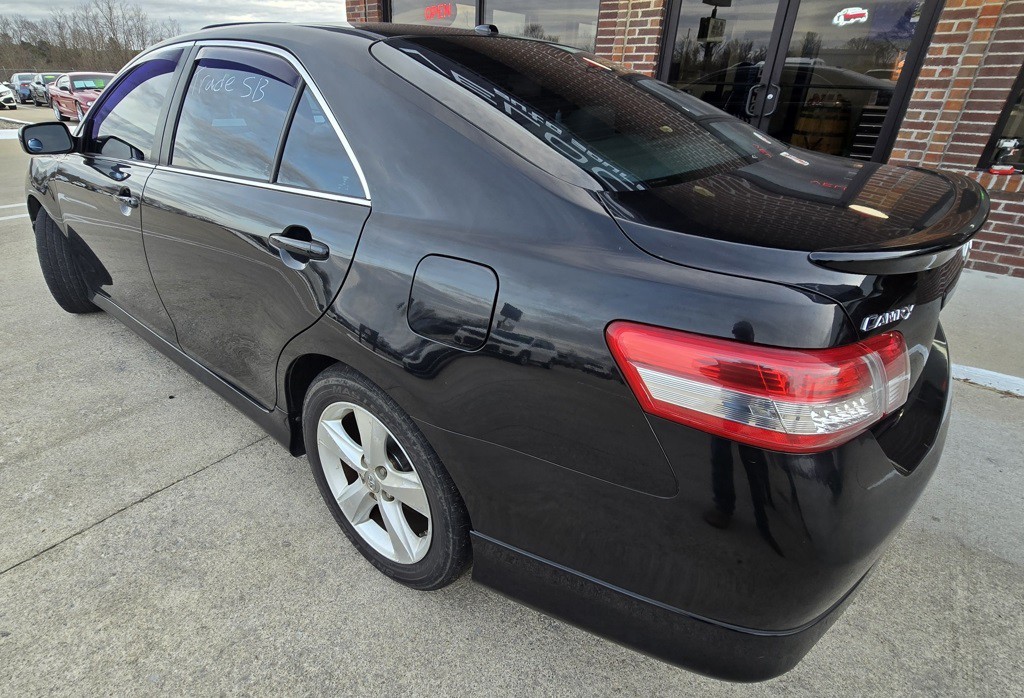 2011 Toyota Camry Image 3