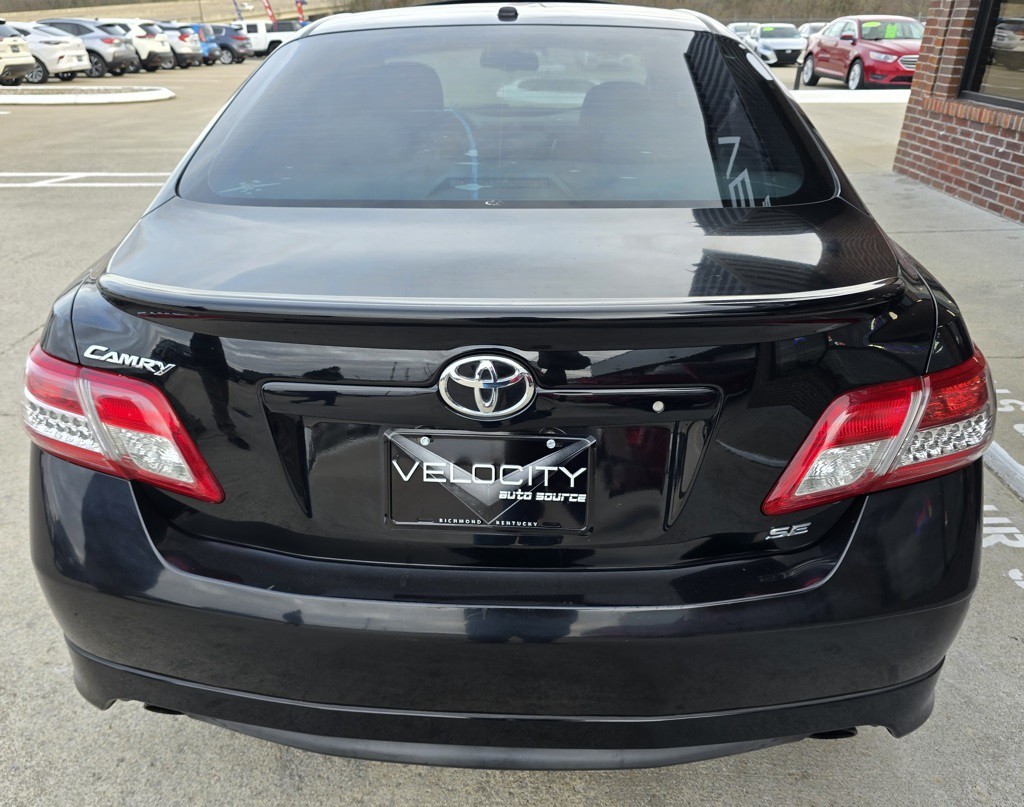 2011 Toyota Camry Image 4
