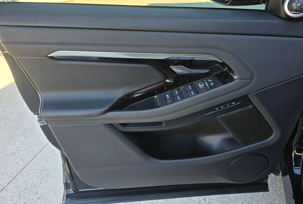 2020 Land Rover Range Rover Evoque Image 16