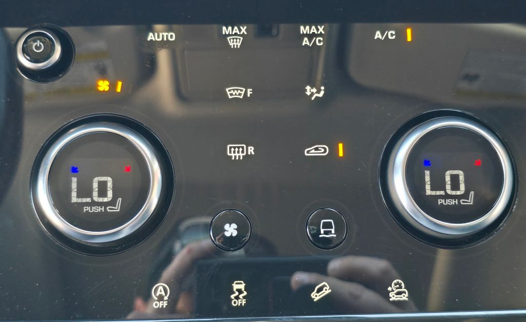 2020 Land Rover Range Rover Evoque Image 29